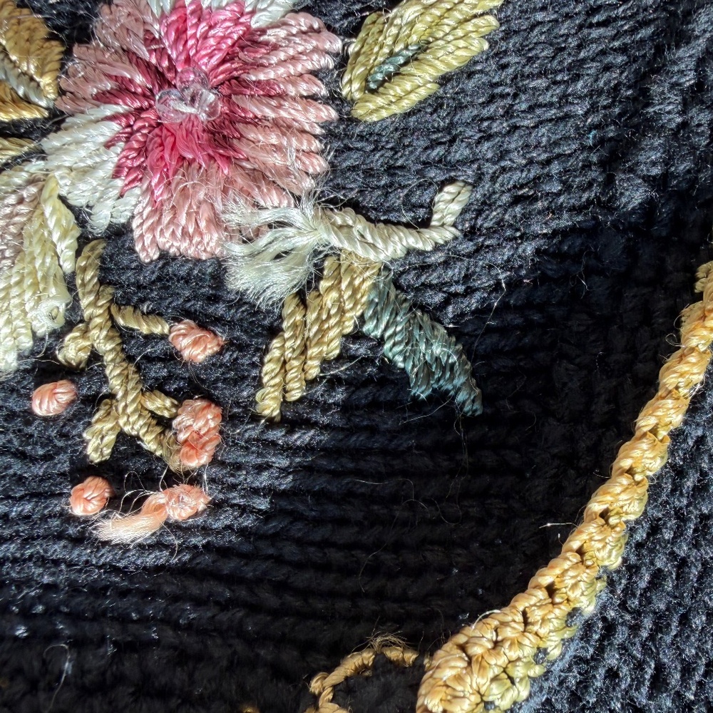 Vintage 90s Black Floral Embroidered Cotton/Ramie Cardigan — XL/L —Cottagecore - Picture 7 of 9
